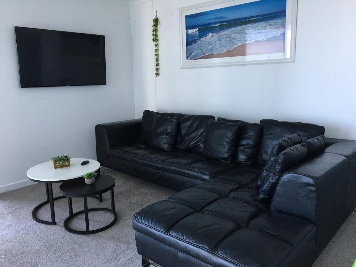 Three-Bedroom Apartment With Amazing View Near Surfers Paradise Гоулд Коуст Екстериор снимка