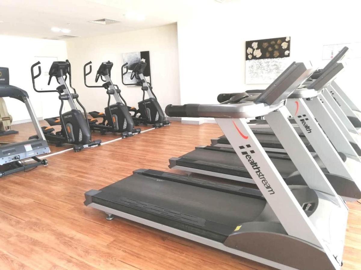 Three-Bedroom Apartment With Amazing View Near Surfers Paradise Гоулд Коуст Екстериор снимка
