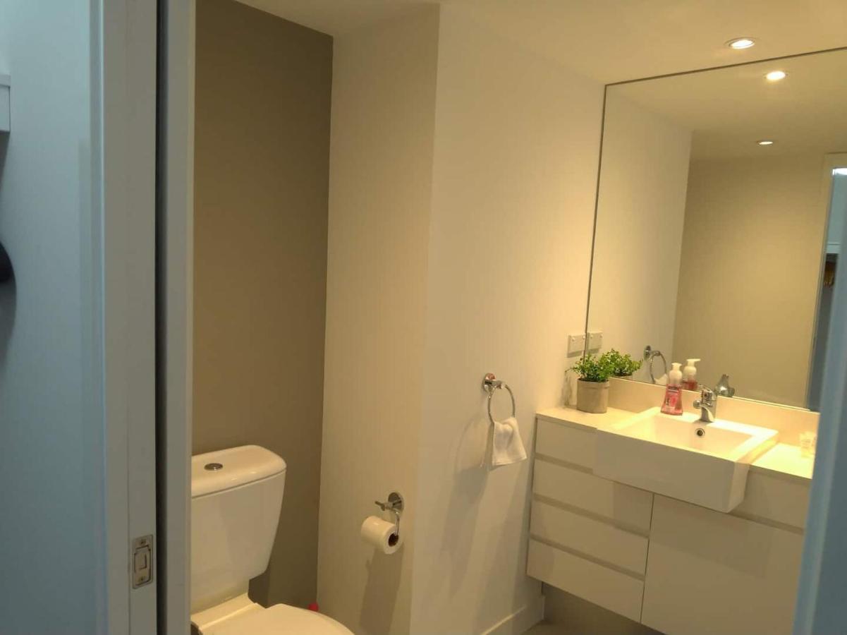 Three-Bedroom Apartment With Amazing View Near Surfers Paradise Гоулд Коуст Екстериор снимка